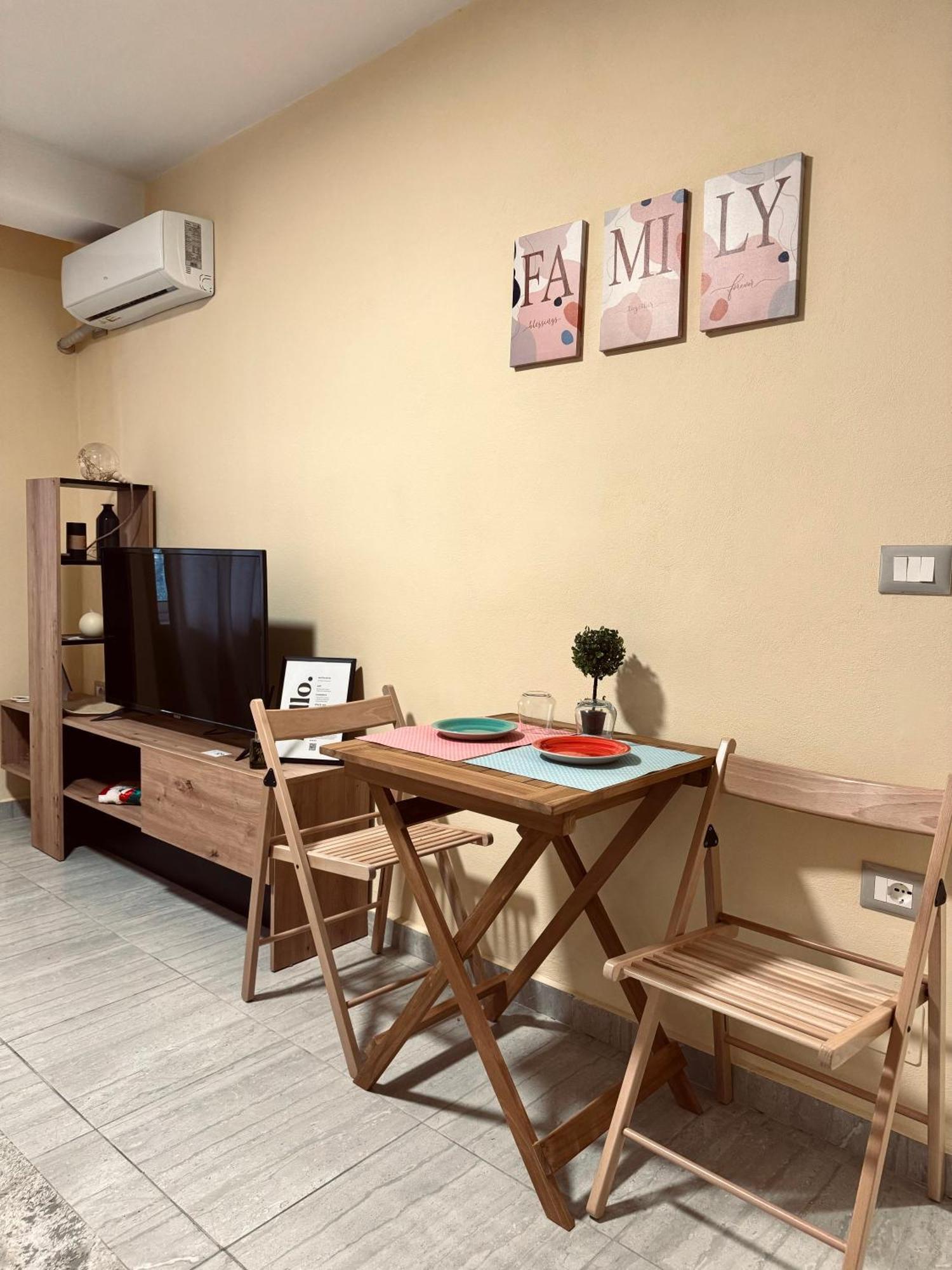 Urban Apartment In Blloku Тирана Екстер'єр фото