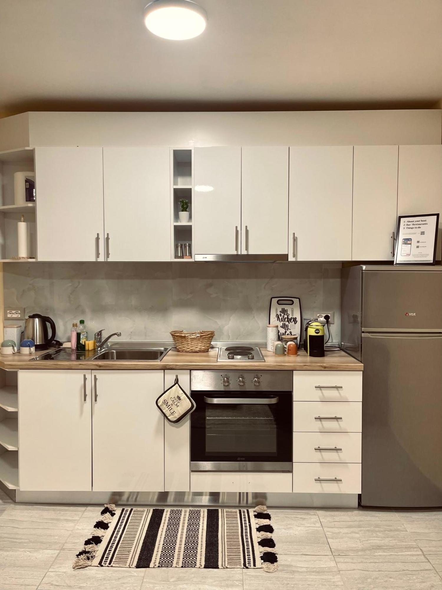 Urban Apartment In Blloku Тирана Екстер'єр фото