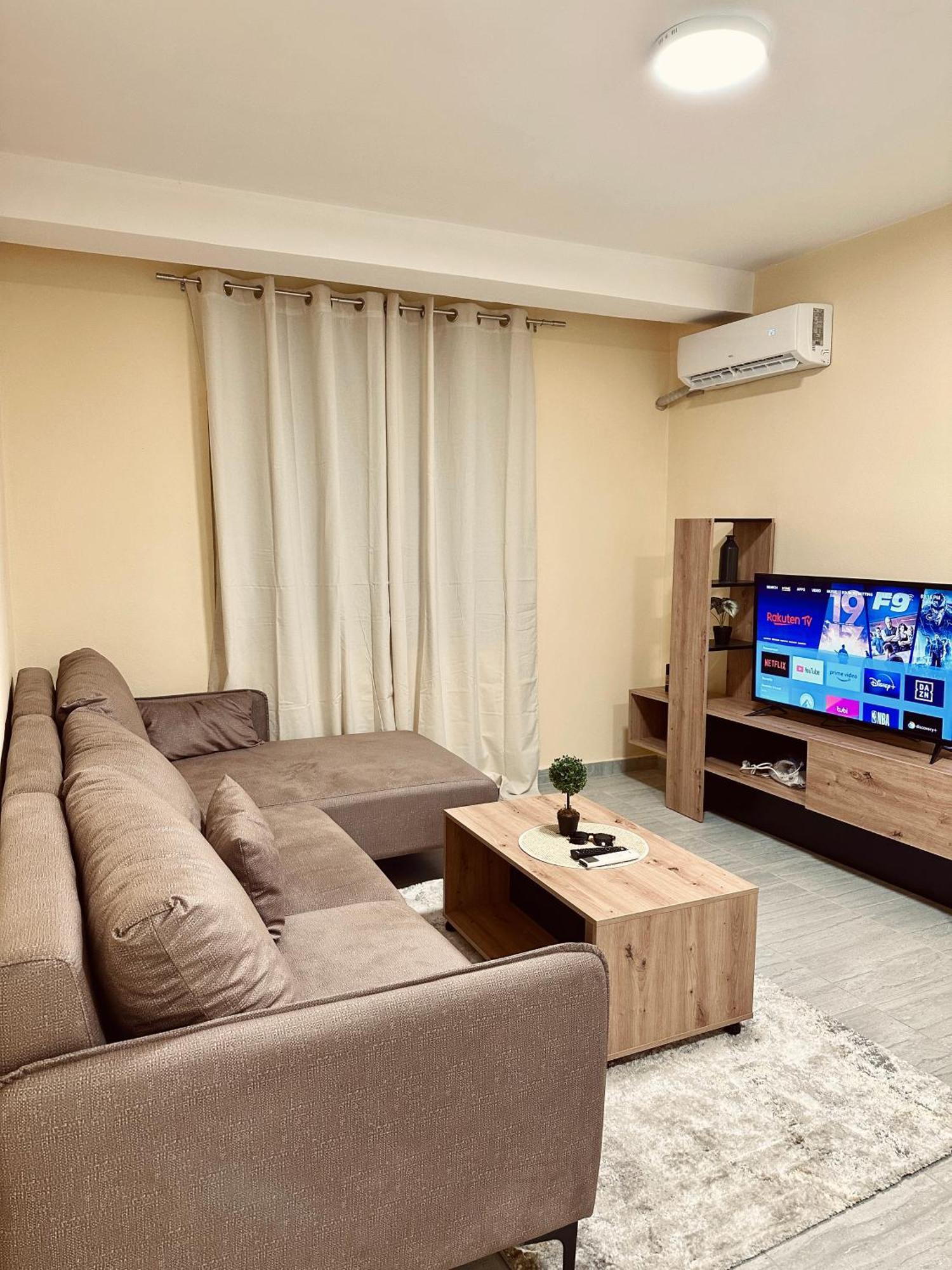 Urban Apartment In Blloku Тирана Екстер'єр фото