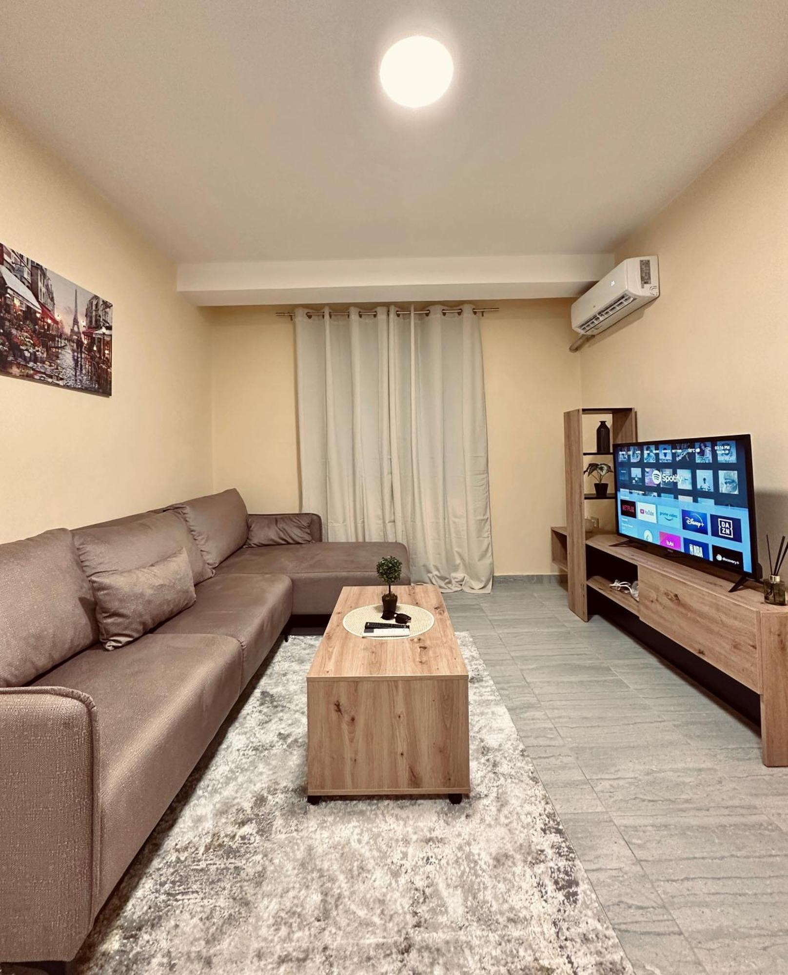 Urban Apartment In Blloku Тирана Екстер'єр фото