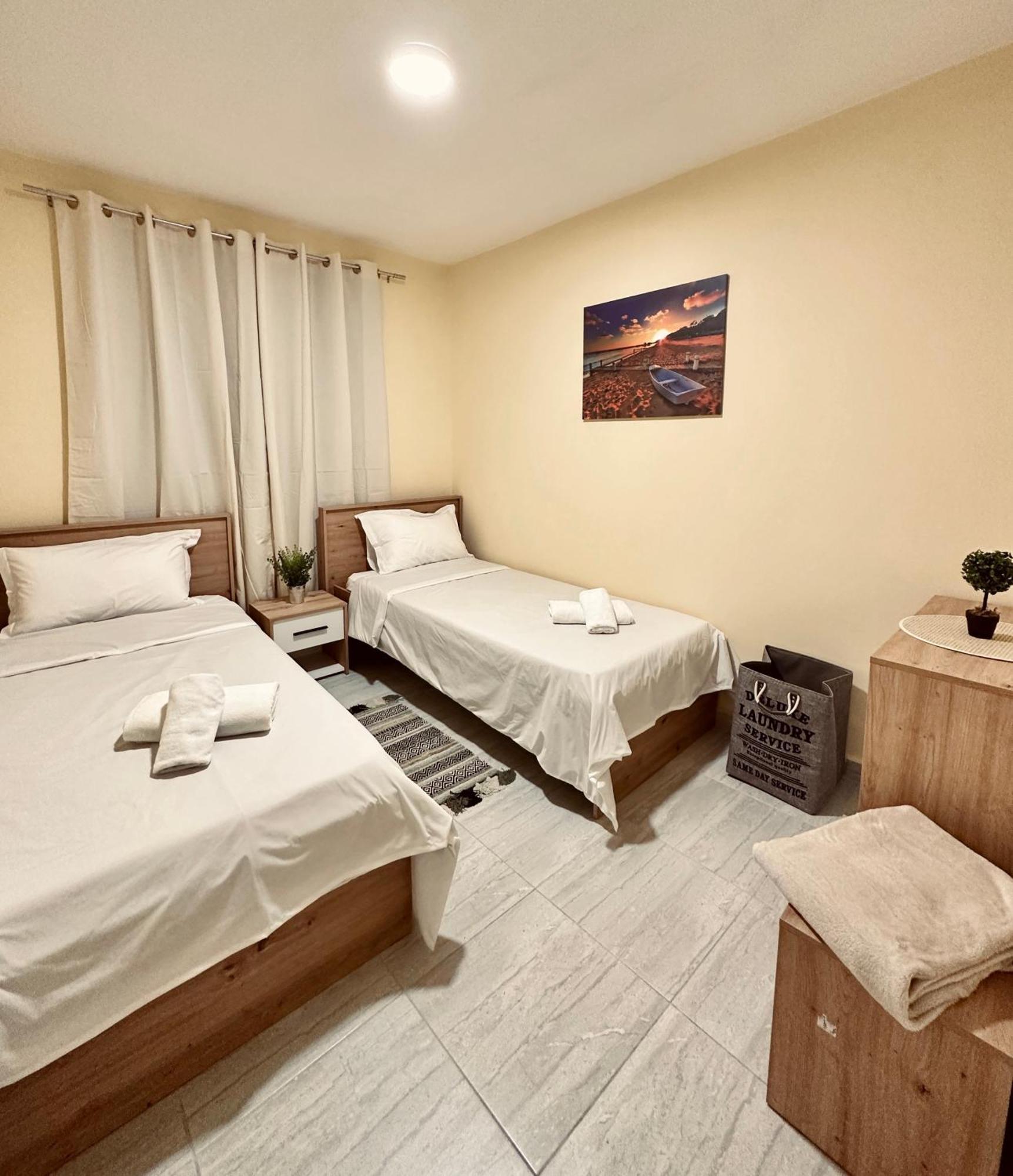 Urban Apartment In Blloku Тирана Екстер'єр фото