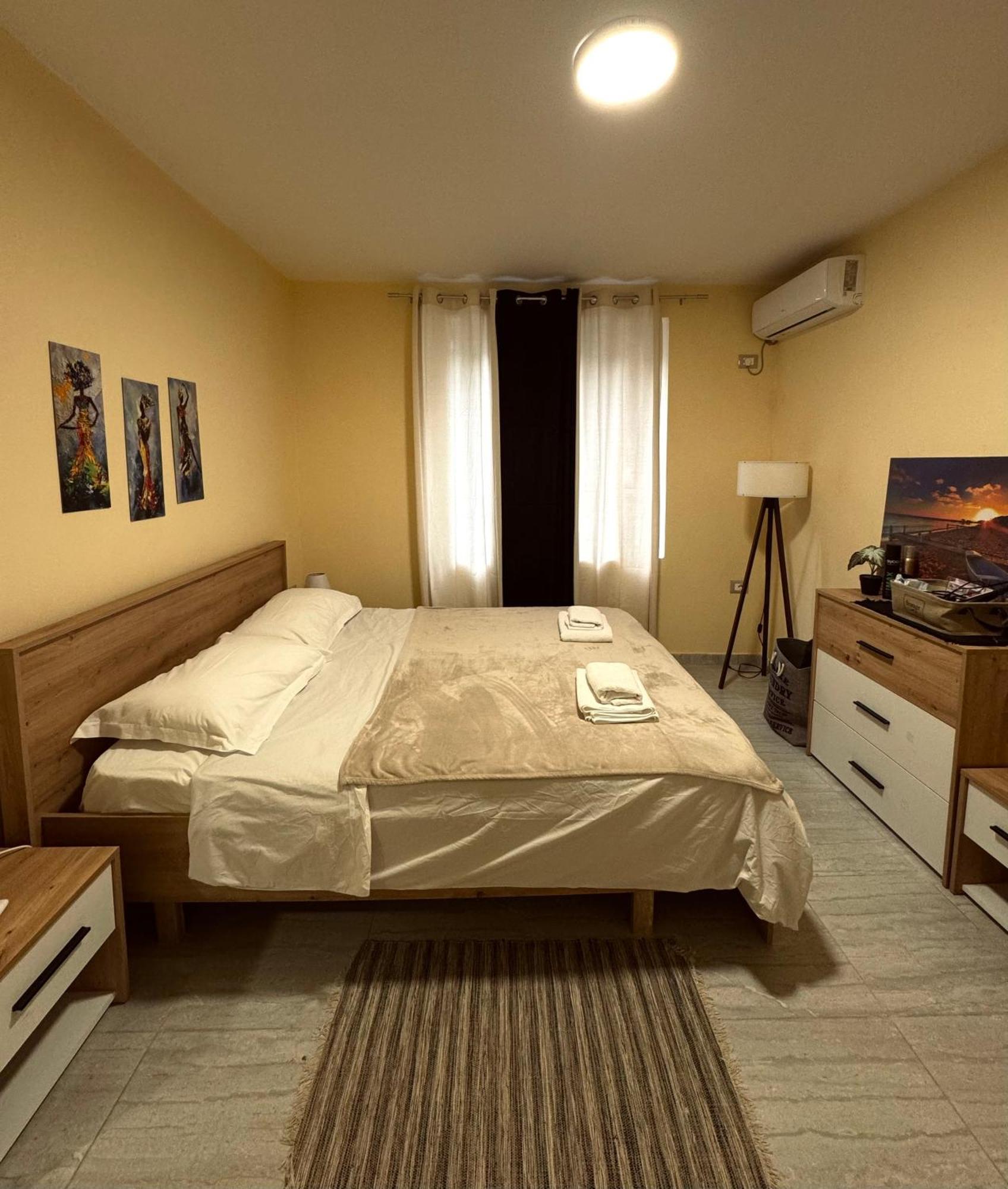 Urban Apartment In Blloku Тирана Екстер'єр фото